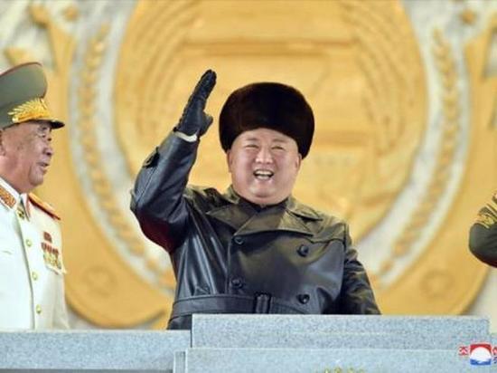 В&nbsp;КНДР показали баллистическую ракету подводного базирования