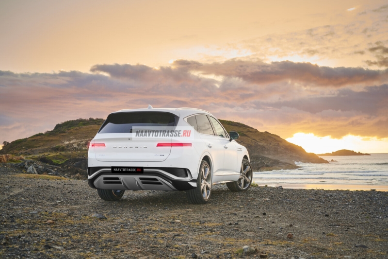 Новый Genesis GV80 2021 показали на первых "живых" фото в другом кузове. Что еще изменилось в кроссовере?