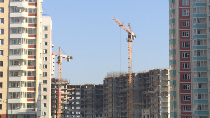 Россияне в кризис увеличили размер и срок ипотеки