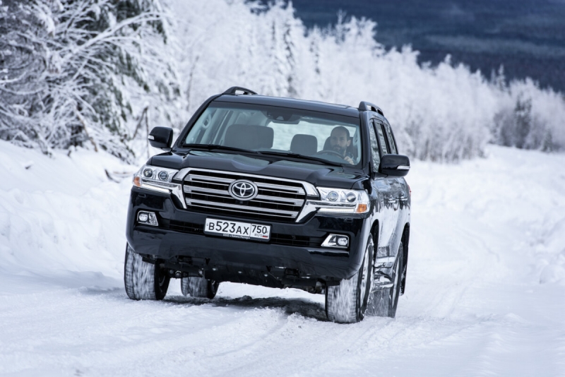 Toyota Land Cruiser 300 2021 получит более мощный силовой агрегат