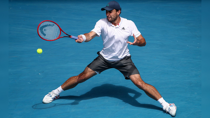 Карацев вышел в полуфинал турнира в Дубае, где может сыграть с Рублевым