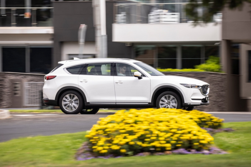 Компания Mazda обновила кроссовер CX-8 для 2021 года