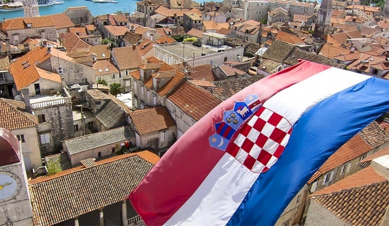 Хорватия снова выдает турвизы россиянам