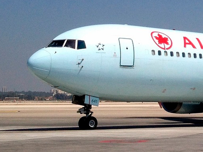 Канада приостановила полеты из Индии и Пакистана из-за коронавируса и его нового штамма