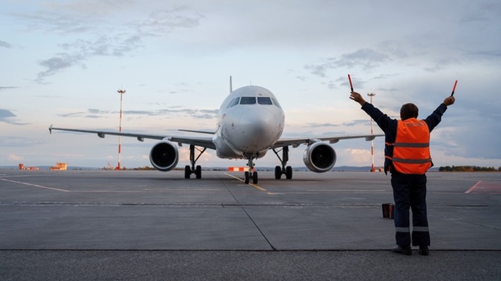 Минтранс и авиакомпании заявили о снижении стоимости авиабилетов