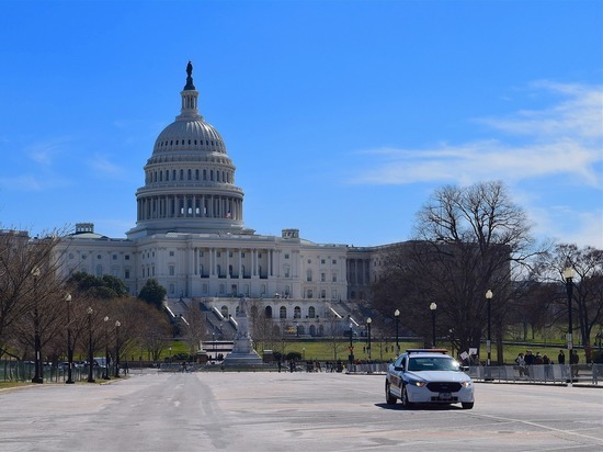 СМИ: виновник инцидента у Конгресса поддерживал экстримистское движение