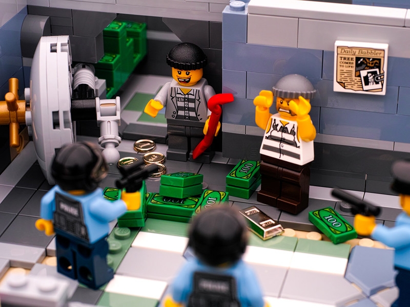 Во Франции арестована международная банда профессиональных похитителей Lego