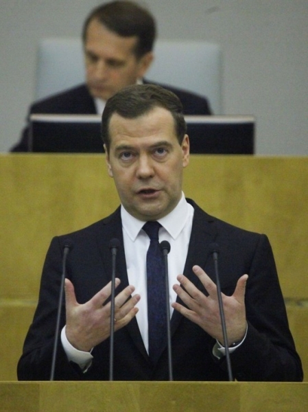 Дмитрий Медведев предложил ввести в России бесплатный проезд для школьников