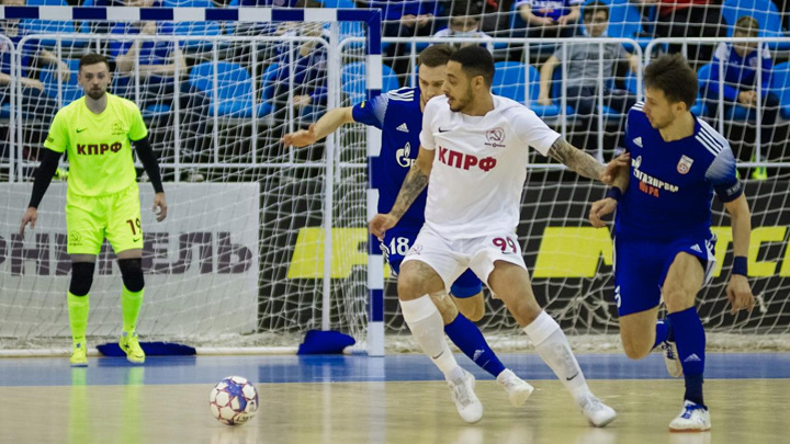 Мини-футбол. Чемпионы выбили из плей-офф обладателей Кубка