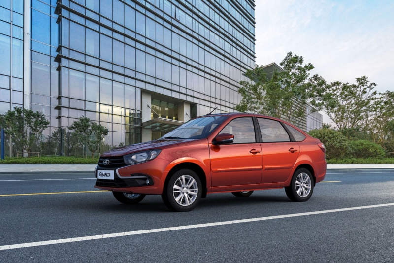 В России третий раз за год подорожали все модели Lada. "АвтоВАЗ" опубликовал новые прайс-листы