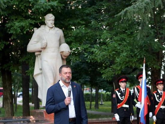 Дмитрий Саблин: &laquo;Каждая зажжённая свеча памяти &mdash; это наша защита от искажения истории России&raquo;