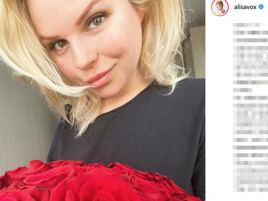 Экс-солистка "Ленинграда" решила судиться со Шнуровым за хиты