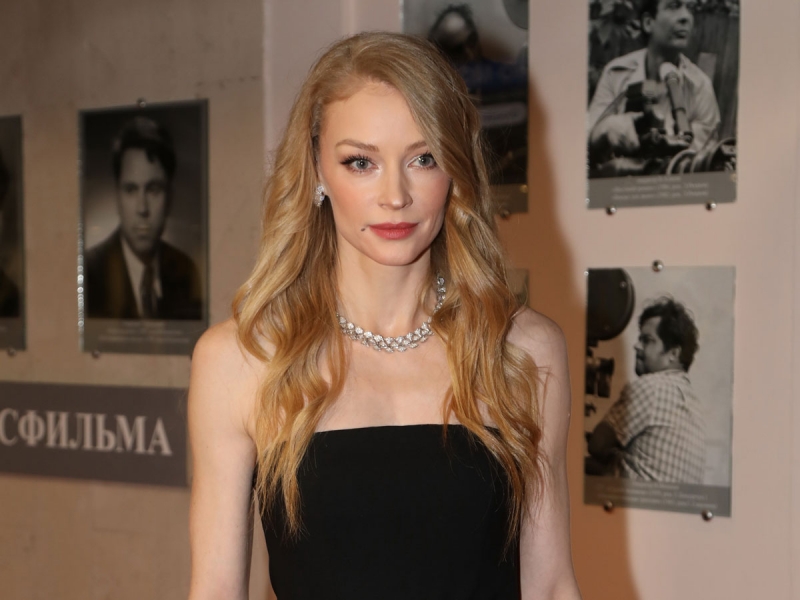 Психанувшая Ходченкова уехала из России с известным режиссером