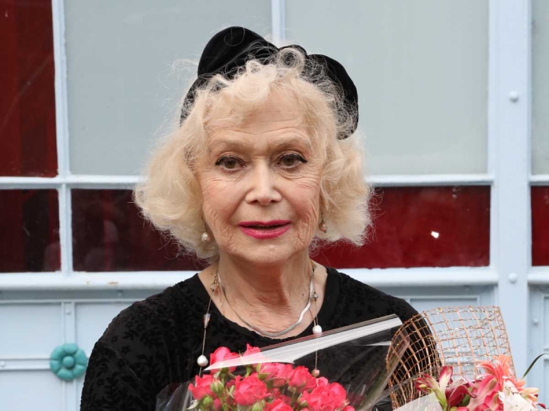 &laquo;Решение приняли за меня&raquo;: 84-летнюю Светлану Немоляеву вакцинировали от Covid-19 против ее желания