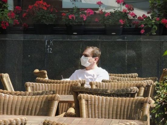 Роспотребнадзор обязал общепит Крыма использовать только одноразовую посуду