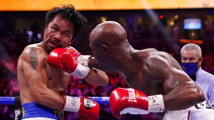 Пакьяо проиграл Угасу в поединке за титул суперчемпиона WBA