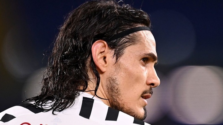 "Барселона" собирается пригласить Кавани