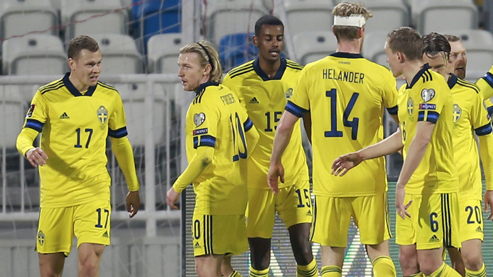 Футбольная "Тре крунур" переиграла соперников из Испании