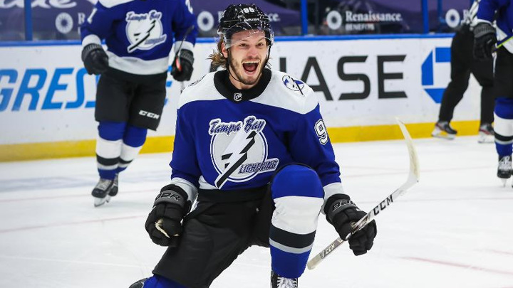 Гол Сергачева не спас "Тампа-Бэй" от проигрыша "Флориде"