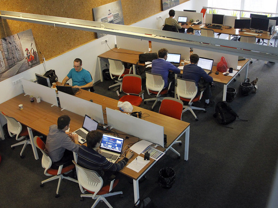 Стало известно, за что россиян чаще всего увольняют с работы