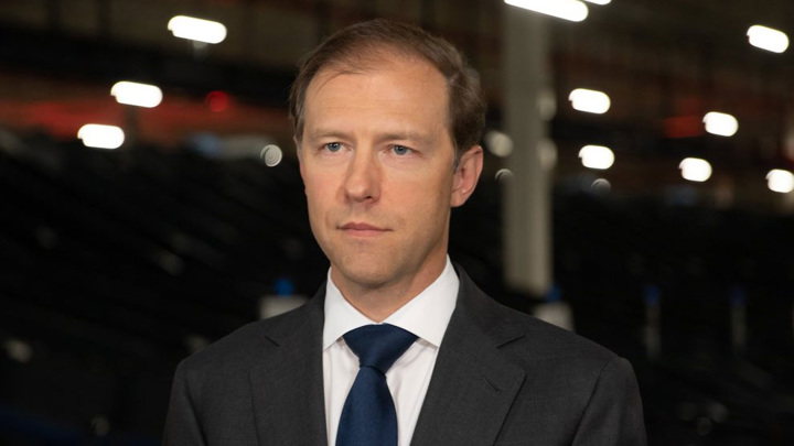 Мантуров: до 2030 года в России произведут более 1 тысячи самолетов