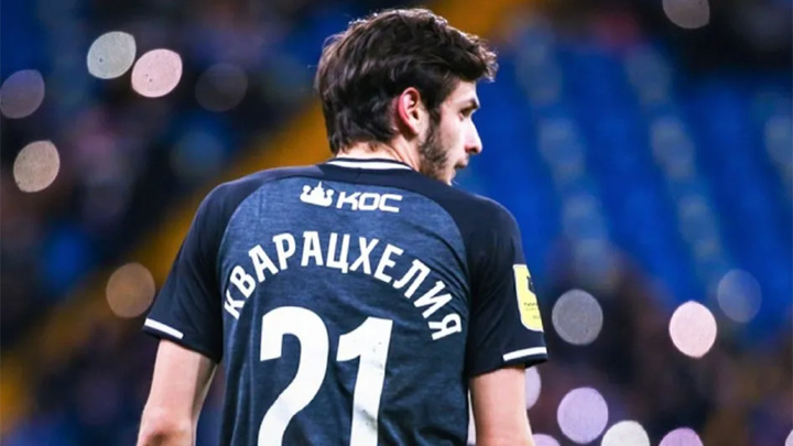 Три английских клуба поспорят за Хвичу Кварацхелию