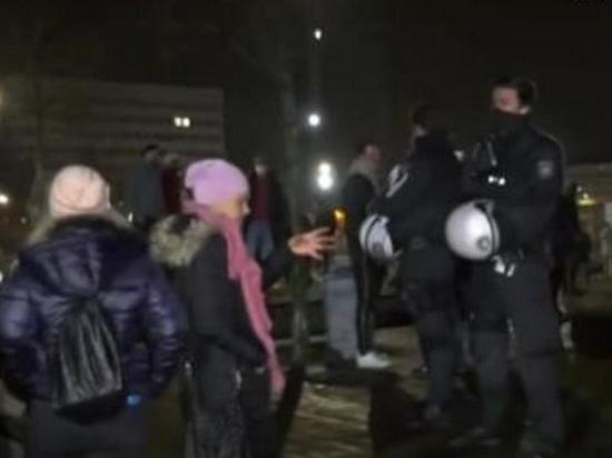 Welt: Германию захлестнула волна протестов антипрививочников