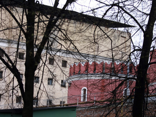 Суд отказал главарю банды в 7 тысячах евро за условия в "Бутырке"