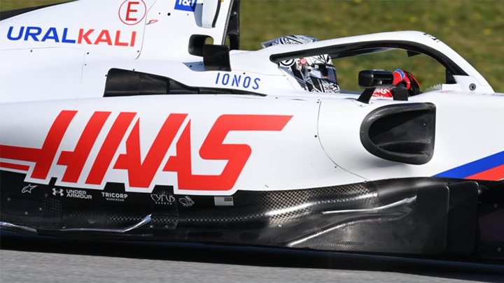 "Формула-1". Болид Мазепина получил повреждение на тестах