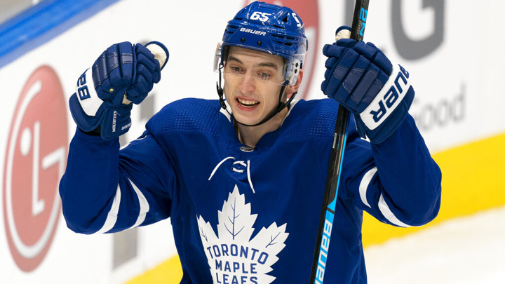 Михеев помог "Торонто" обыграть "Детройт" в матче с 17-ю голами