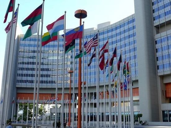 Зампостпреда при ООН предложил составить список не подлежащих санкциям товаров