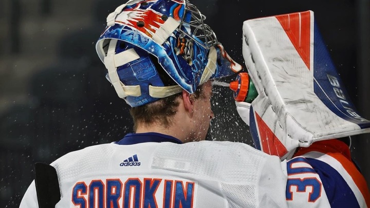 НХЛ. Сорокин отличился в хоккейном дерби Нью-Йорка