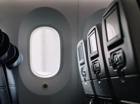 Очередной самолет посадили в Великобритании и ищут &laquo;связи&raquo; с Россией