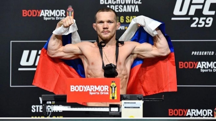 "Прячьтесь". Петр Ян прибыл в США на реванш со Стерлингом