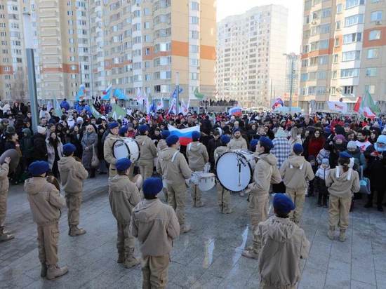В подмосковном Красногорске прошла акция в поддержку российской армии #СвоихНеБросаем.