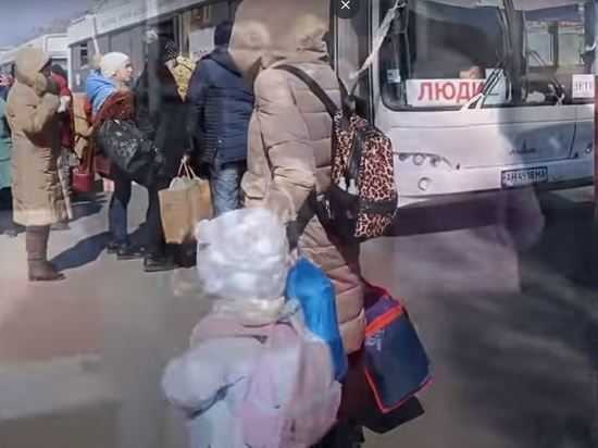 Минобороны: Россия во вторник утром вновь откроет гуманитарный коридор из Мариуполя