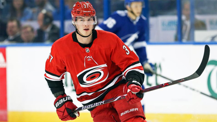 Свечников помог "Каролине" совершить камбэк против "Баффало"