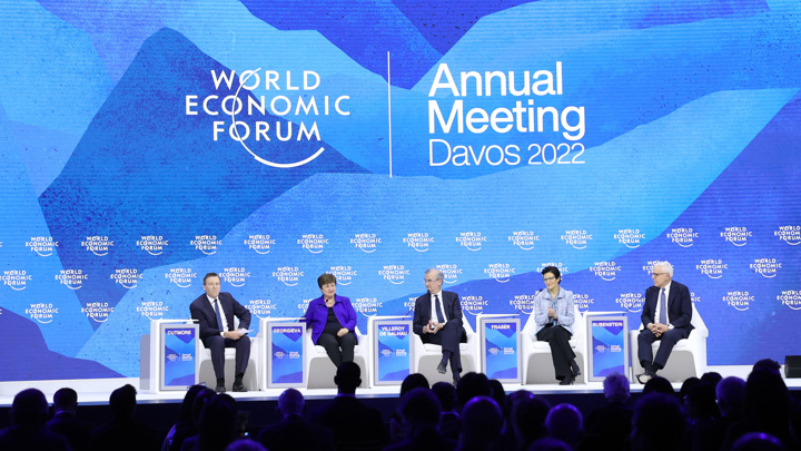 "Путин продает меньше нефти и получает больший доход": о чем говорили в Давосе