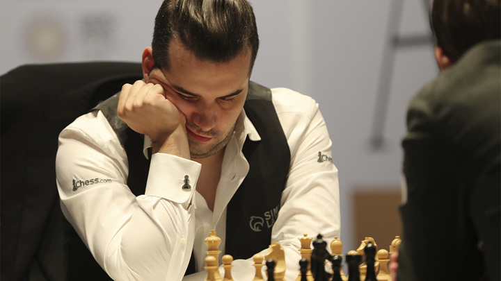 Ян Непомнящий остается лидером в турнире претендентов