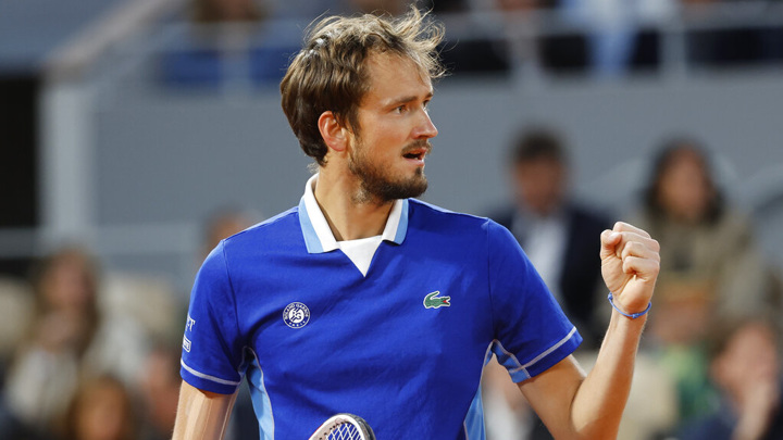 Медведев вышел в четвертьфинал турнира на Майорке