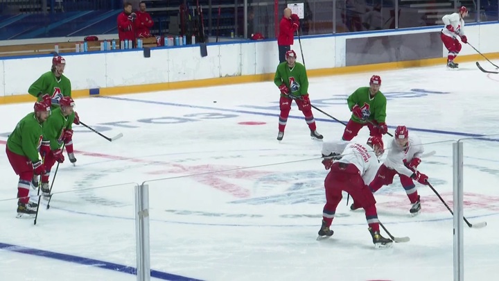 "Локомотив" взял верх над "Нефтехимиком"