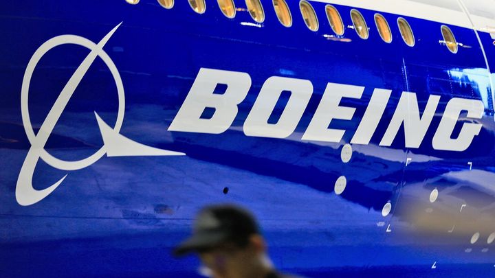 Объем заказов на самолеты Boeing рухнул в августе в 3,7 раза
