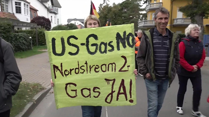 ЕС пытается выдавить из себя санкции, Британия бежит в долговую яму