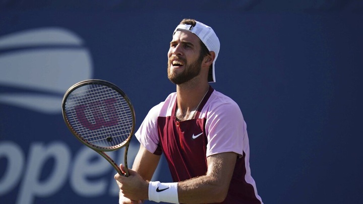 Карен Хачанов успешно стартовал на турнире в Астане