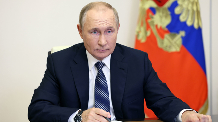Путин: под давлением остаются сектора экономики, ориентированные на Европу