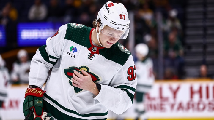 Три очка Капризова помогли "Миннесоте" победить "Аризону"