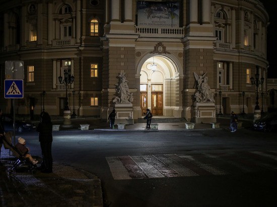 Тысячи жителей Одессы остались без света из-за повреждений объектов энергетики