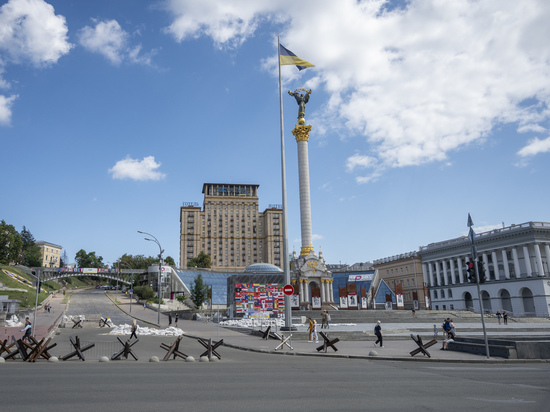 В Киеве проверяют информацию о дорогих автомобилях замглавы офиса Зеленского