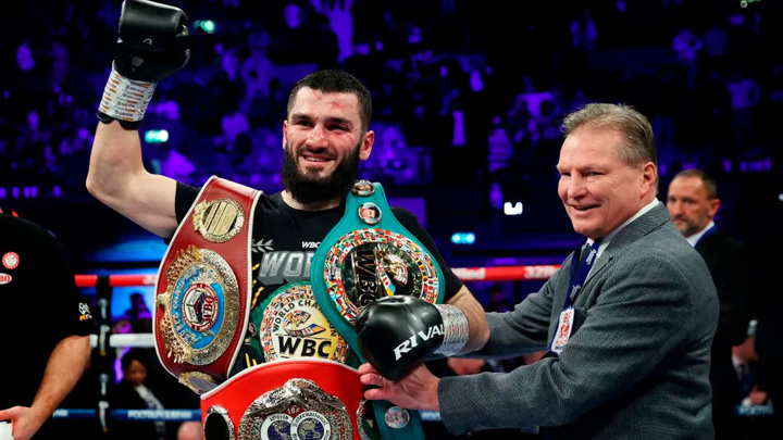 Бокс. Бетербиев намерен встретиться на ринге с Биволом