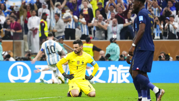 Чемпион мира Льорис завершил карьеру в сборной Франции